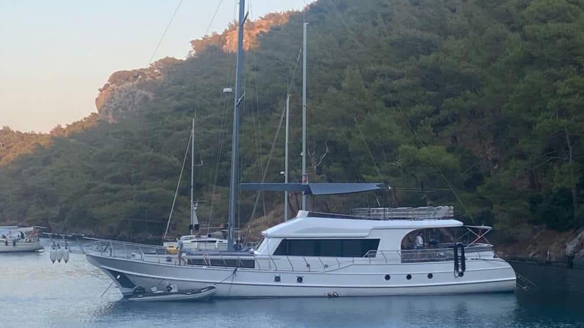 Fethiye Delux Trawler ile Mavi Tur Deneyimi 5 Kabin 25 Metre