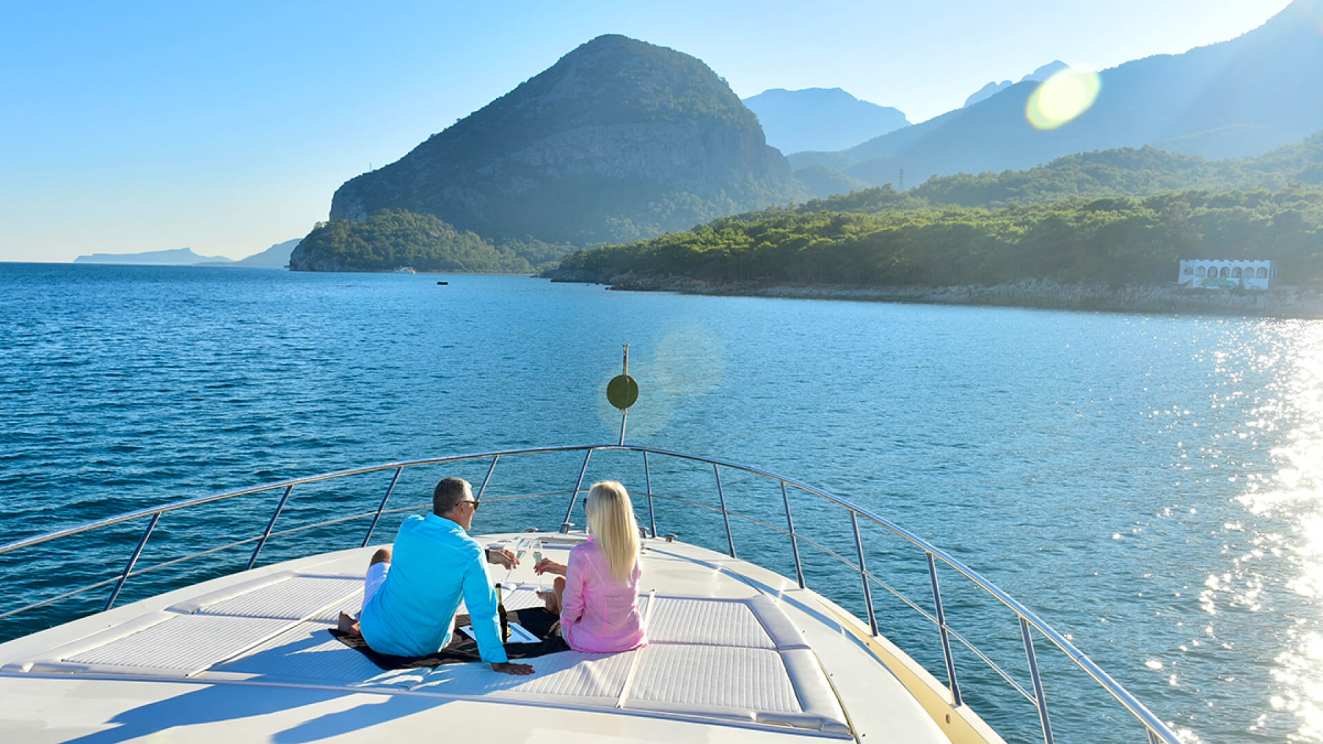 Antalya Tekne Tatili Delux Motoryat Azimut 30 Metre 4 Kabin