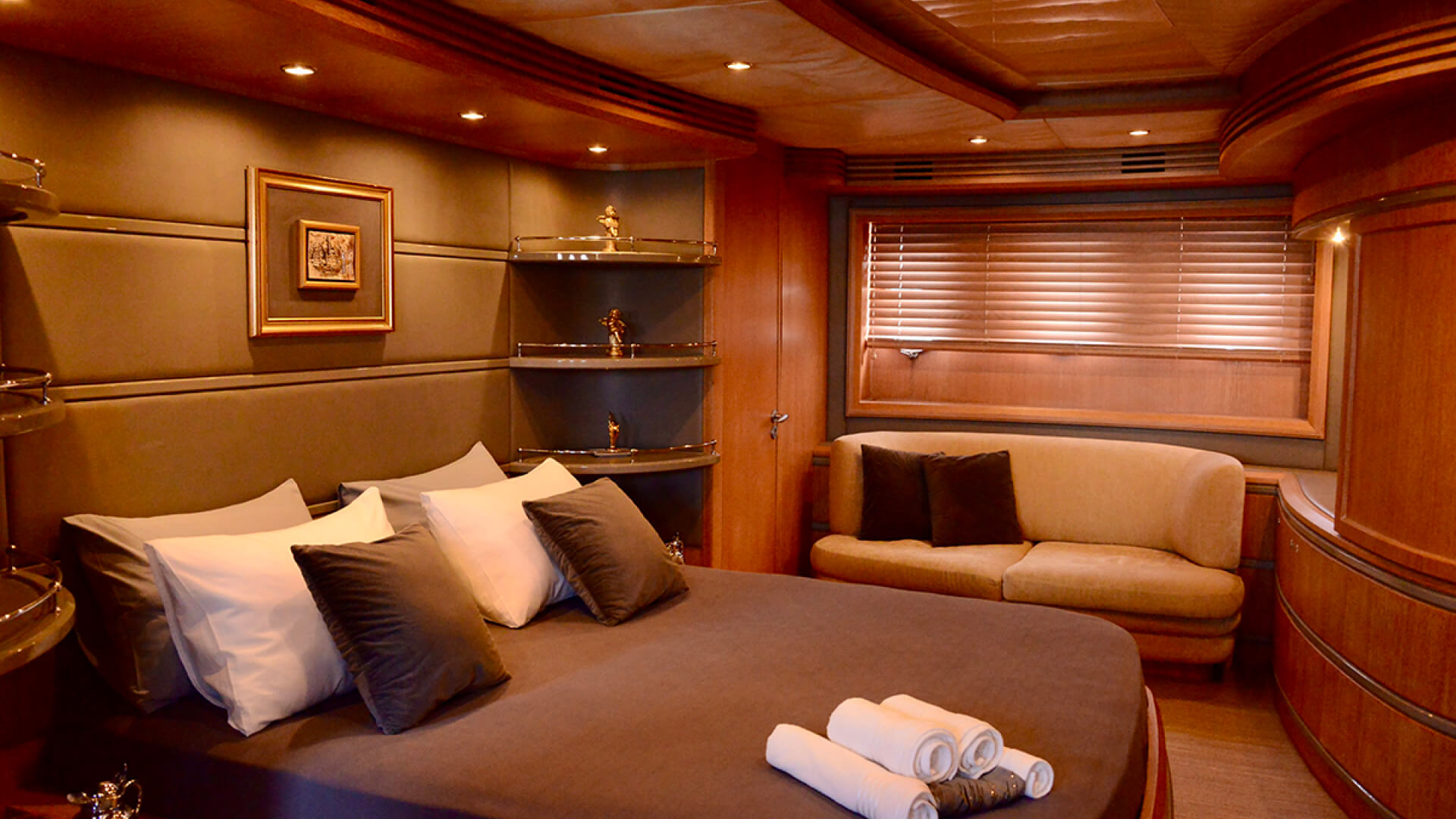 Antalya Tekne Tatili Delux Motoryat Azimut 30 Metre 4 Kabin