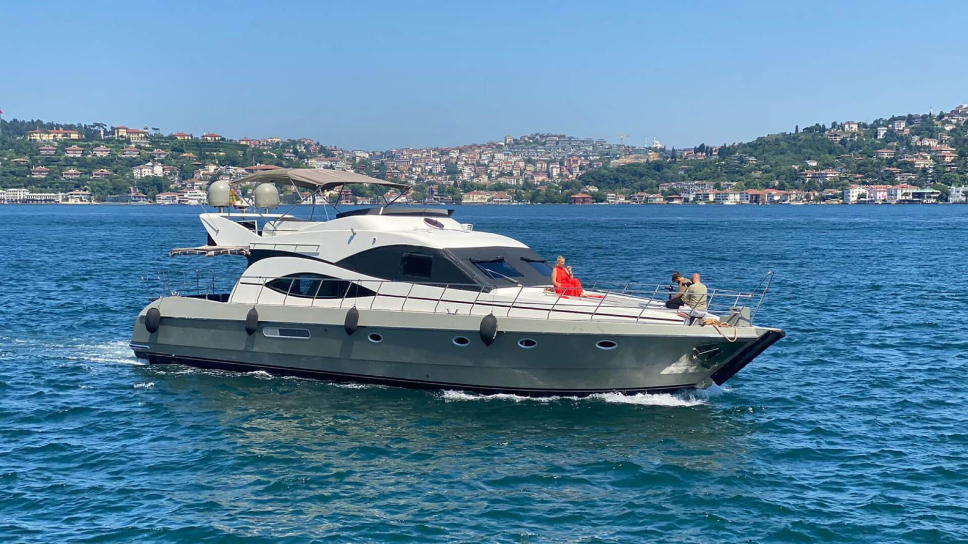 İstanbul Boğaz Turu 12 Kişi Motoryat Kiralama