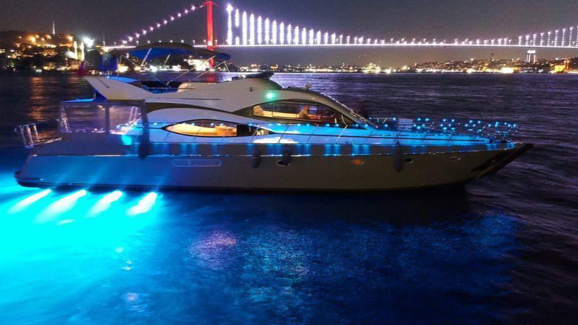 İstanbul Boğaz Turu 12 Kişi Motoryat Kiralama
