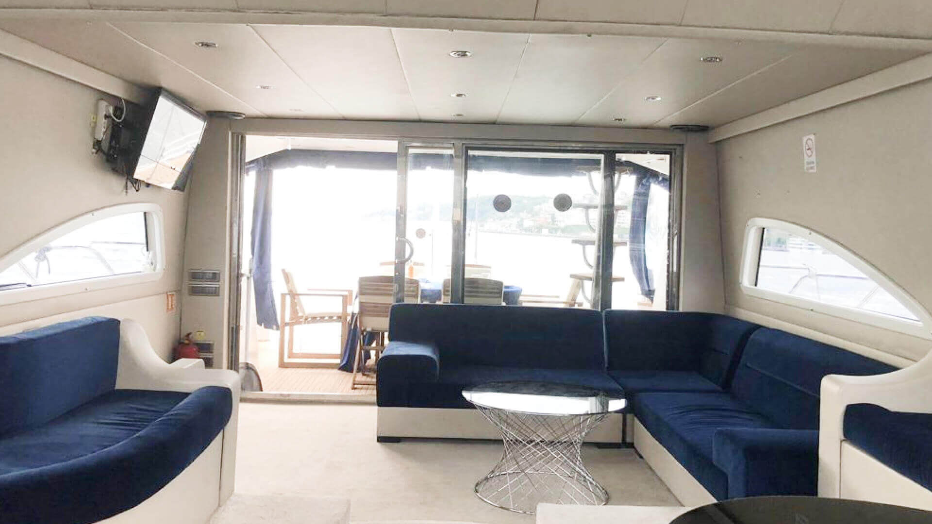 İstanbul Boğaz Turu Tekne Kiralama 19 Metre 12 Kişi 