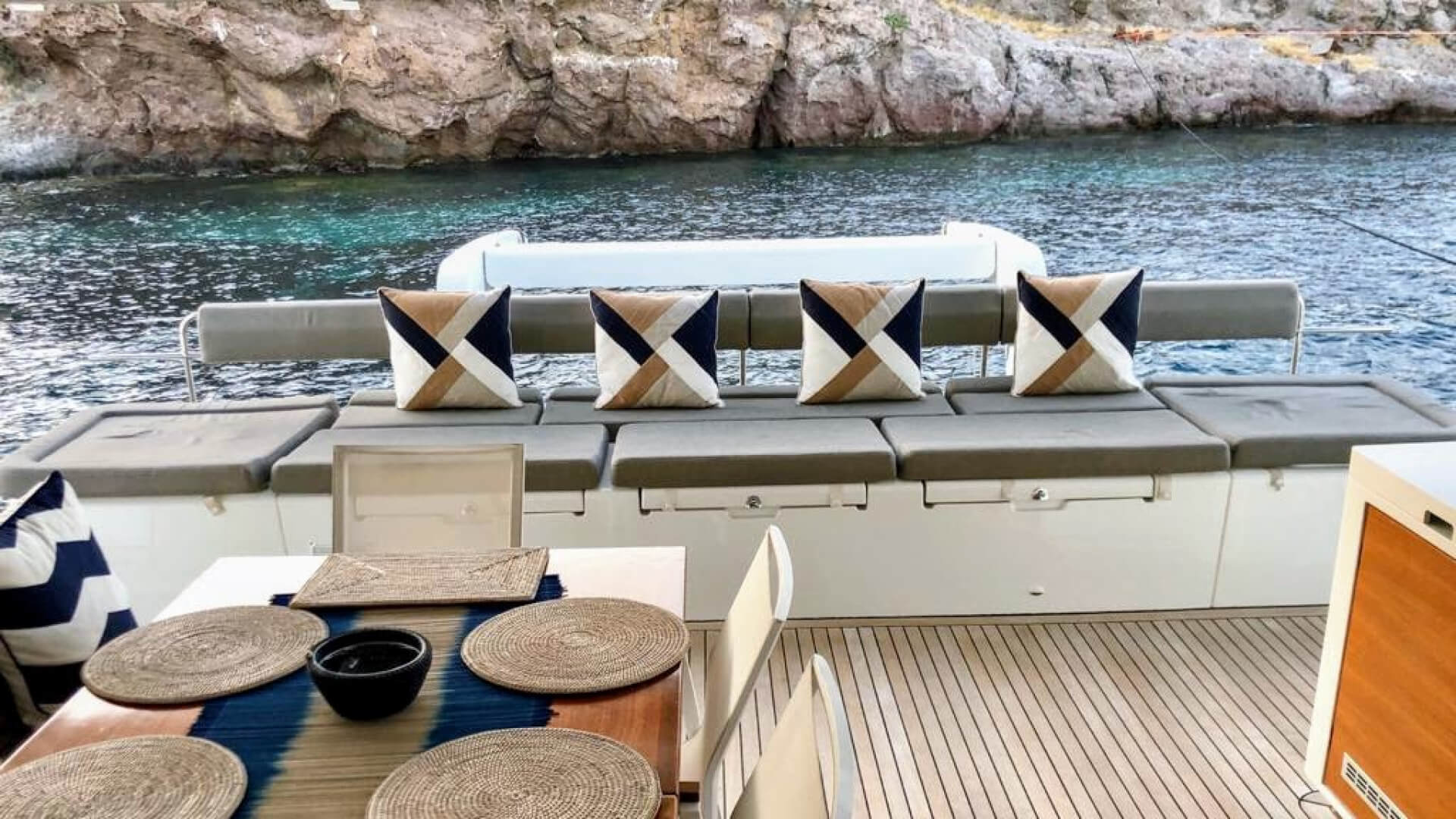 Bodrum Katamaran Kiralama  Lagoon 620 - 5 kabin 19 Metre