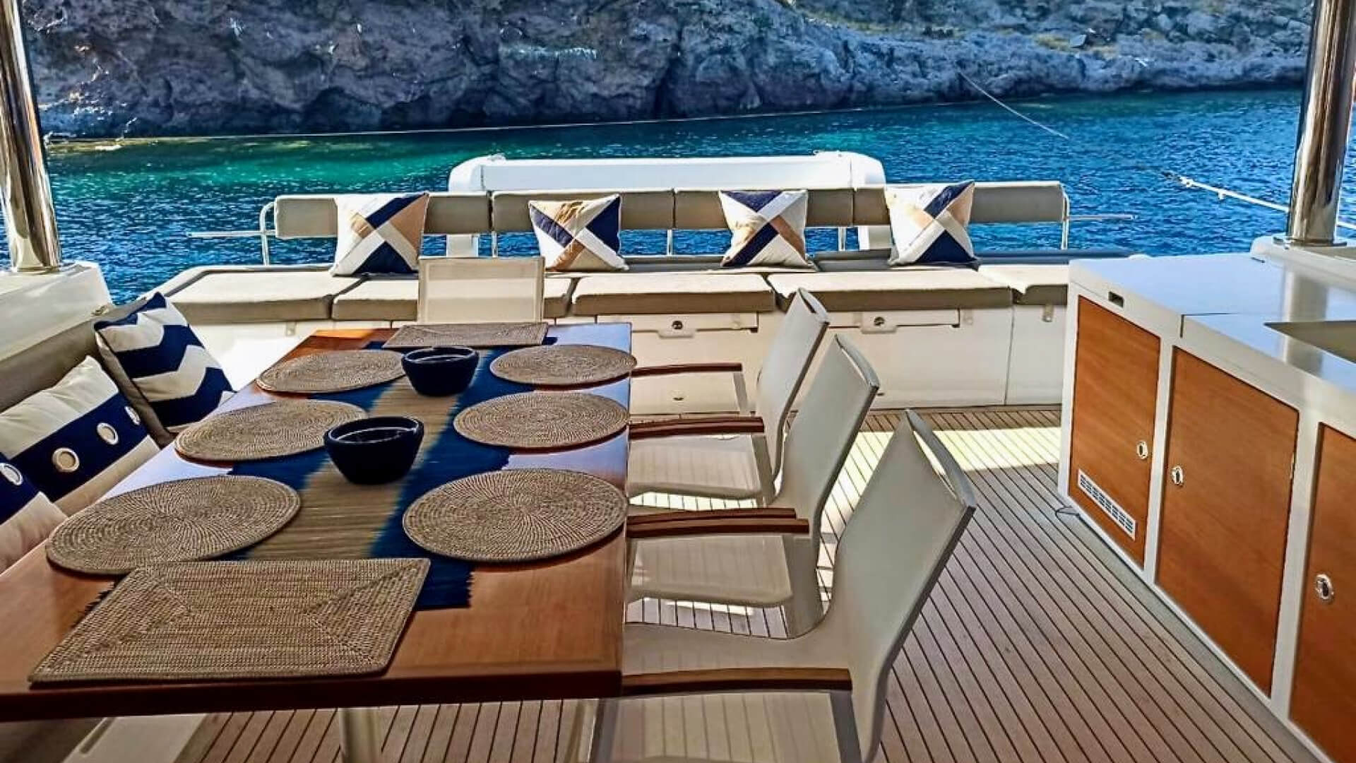 Bodrum Katamaran Kiralama  Lagoon 620 - 5 kabin 19 Metre