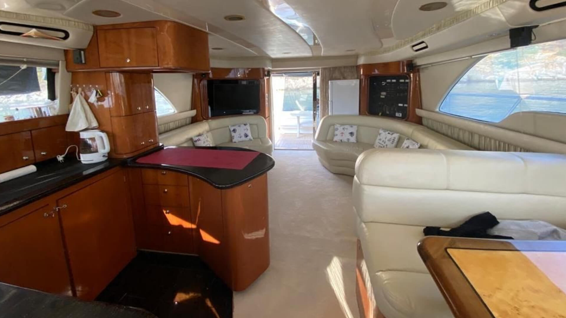 Bodrum Lux Motoryat Sea Ray 560 - 3 Kabin 18 Metre
