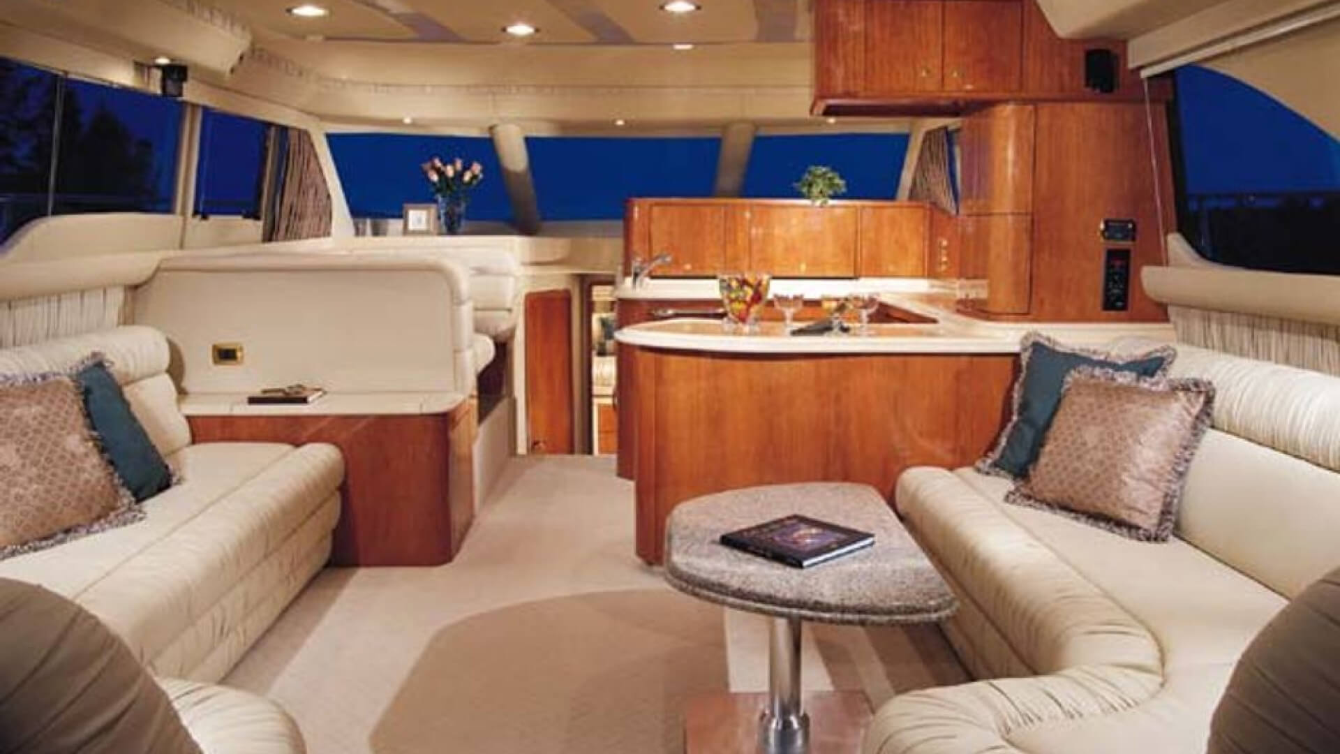Bodrum Lux Motoryat Sea Ray 560 - 3 Kabin 18 Metre