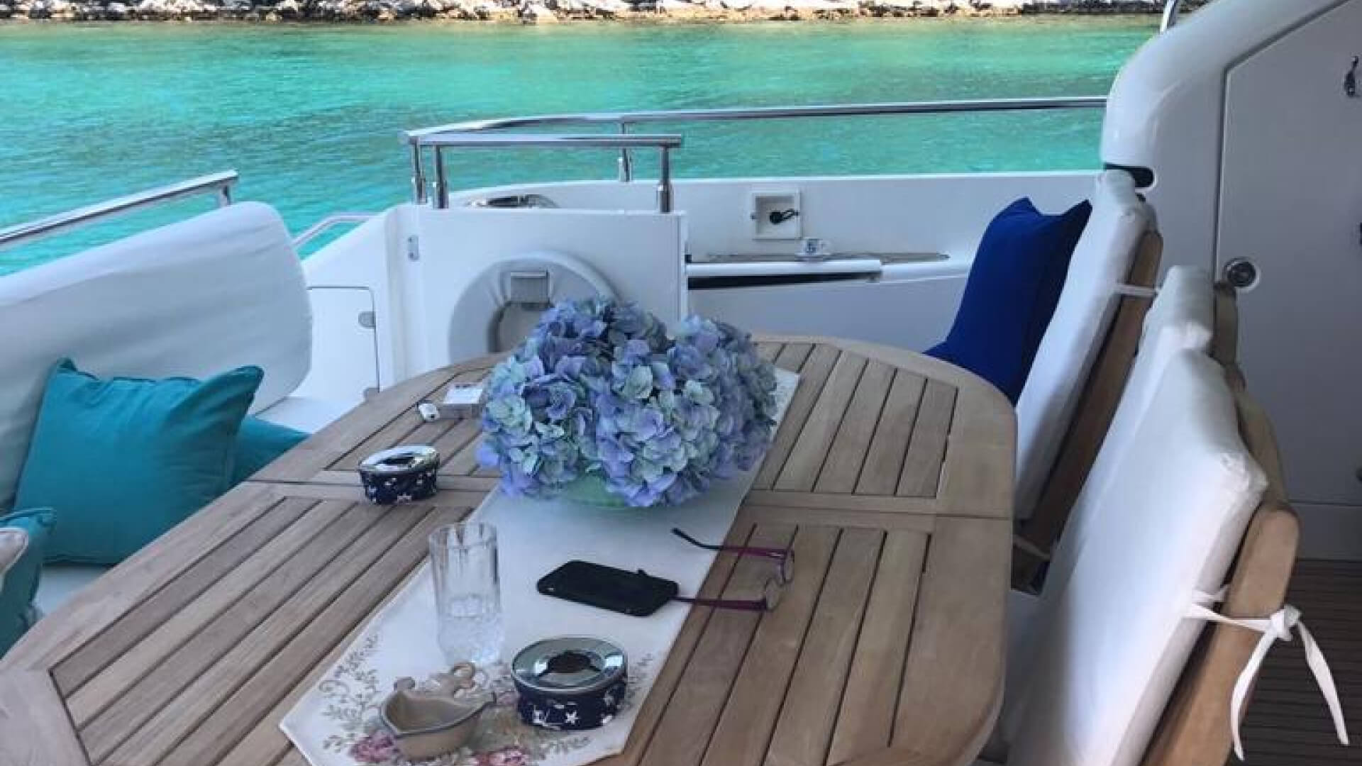 Bodrum Lux Motoryat Princess 75 - 4 Kabin 23 Metre