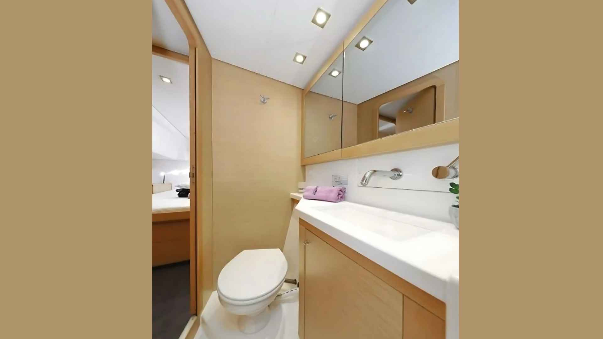 Bodrum Delux Katamaran Lagoon 450 - 4 kabin 14 Metre