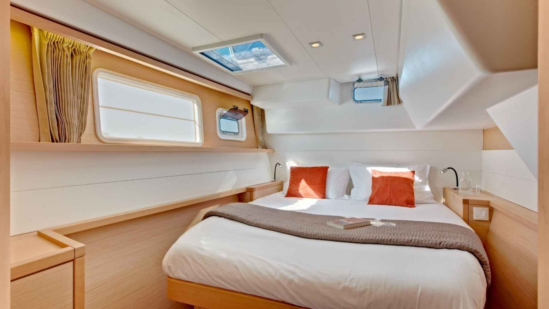 Bodrum Delux Katamaran Lagoon 450 - 4 kabin 14 Metre