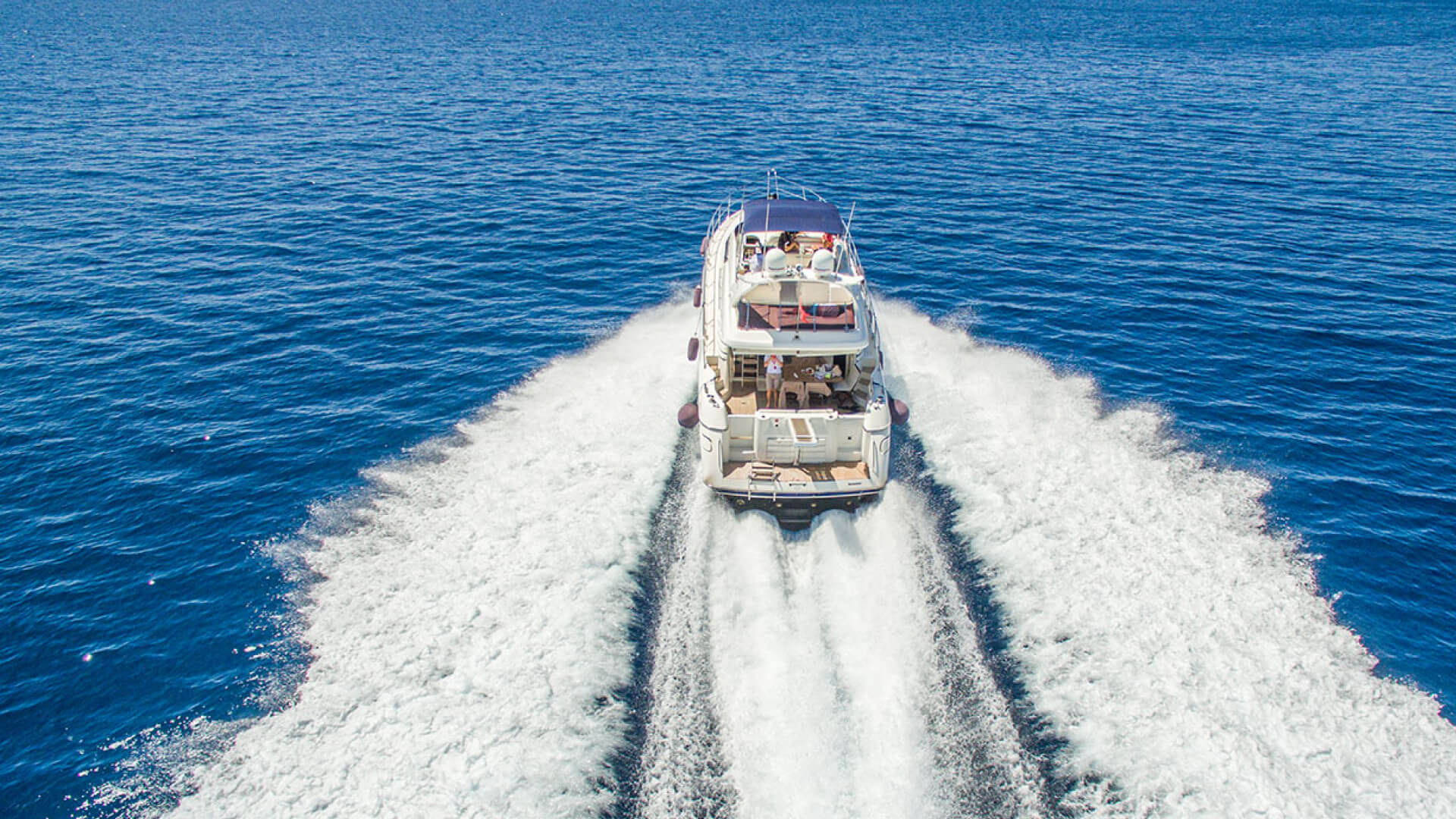 Bodrum Delux Motoryat Sunseeker Manhattan 62 F - 3 Kabin 17 Metre