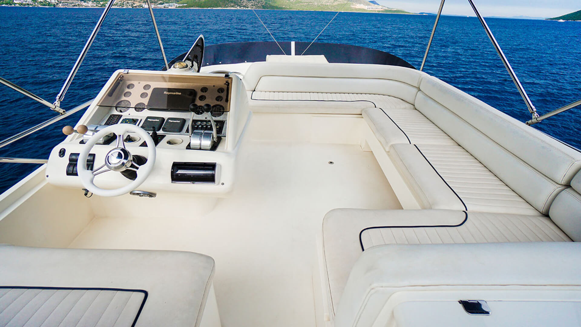Bodrum Delux Motoryat Sunseeker Manhattan 62 F - 3 Kabin 17 Metre
