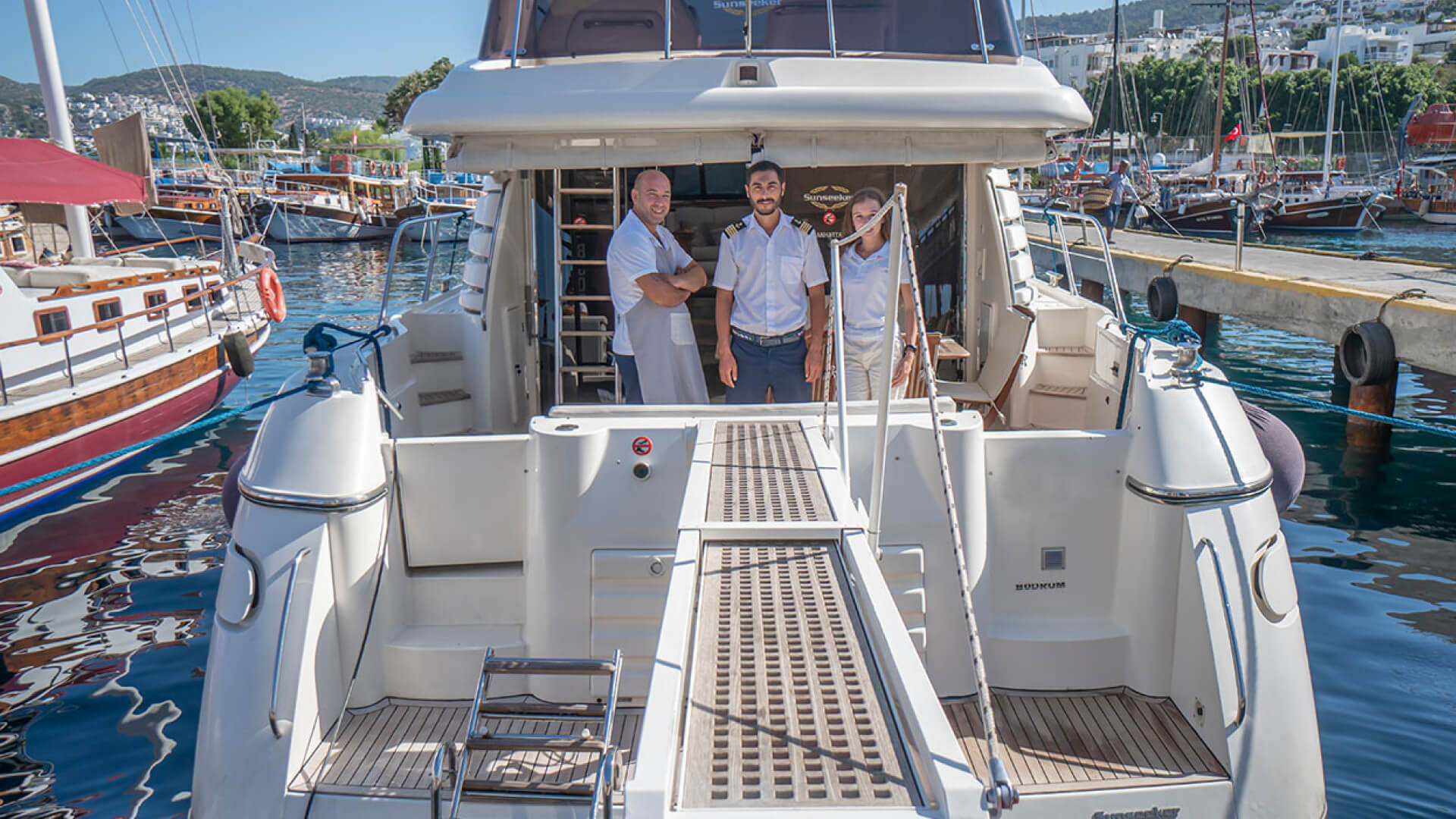 Bodrum Delux Motoryat Sunseeker Manhattan 62 F - 3 Kabin 17 Metre