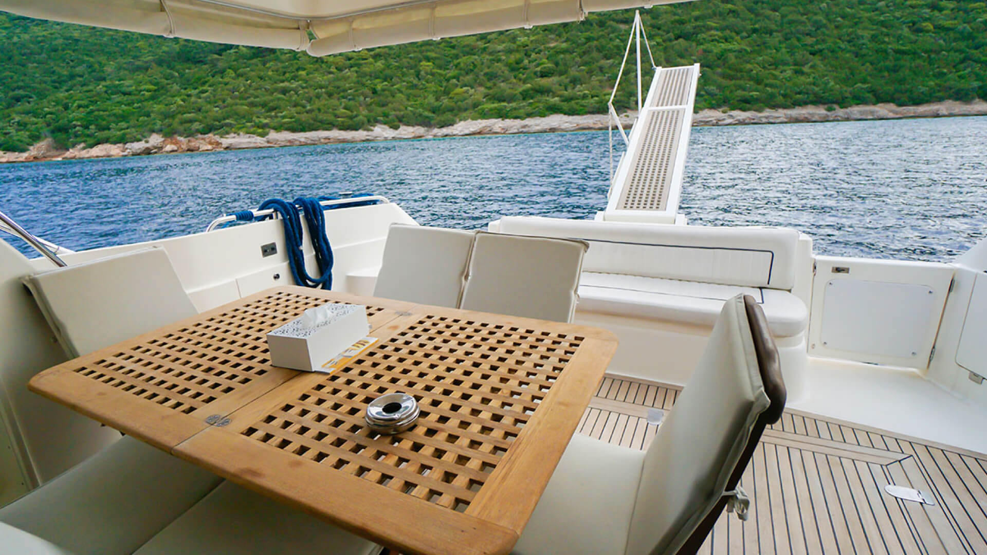 Bodrum Delux Motoryat Sunseeker Manhattan 62 F - 3 Kabin 17 Metre
