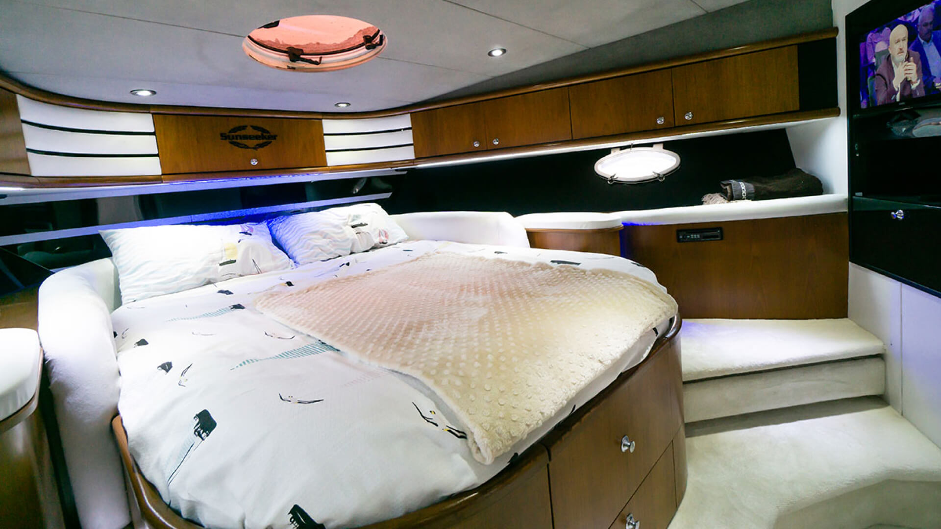 Bodrum Delux Motoryat Sunseeker Manhattan 62 F - 3 Kabin 17 Metre