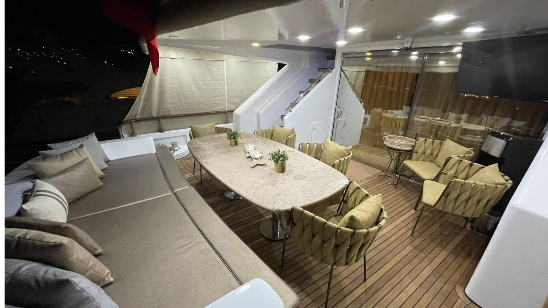 Bodrum Delux Motoryat Kiralama Özel Yapım 4 Kabin 32 Metre