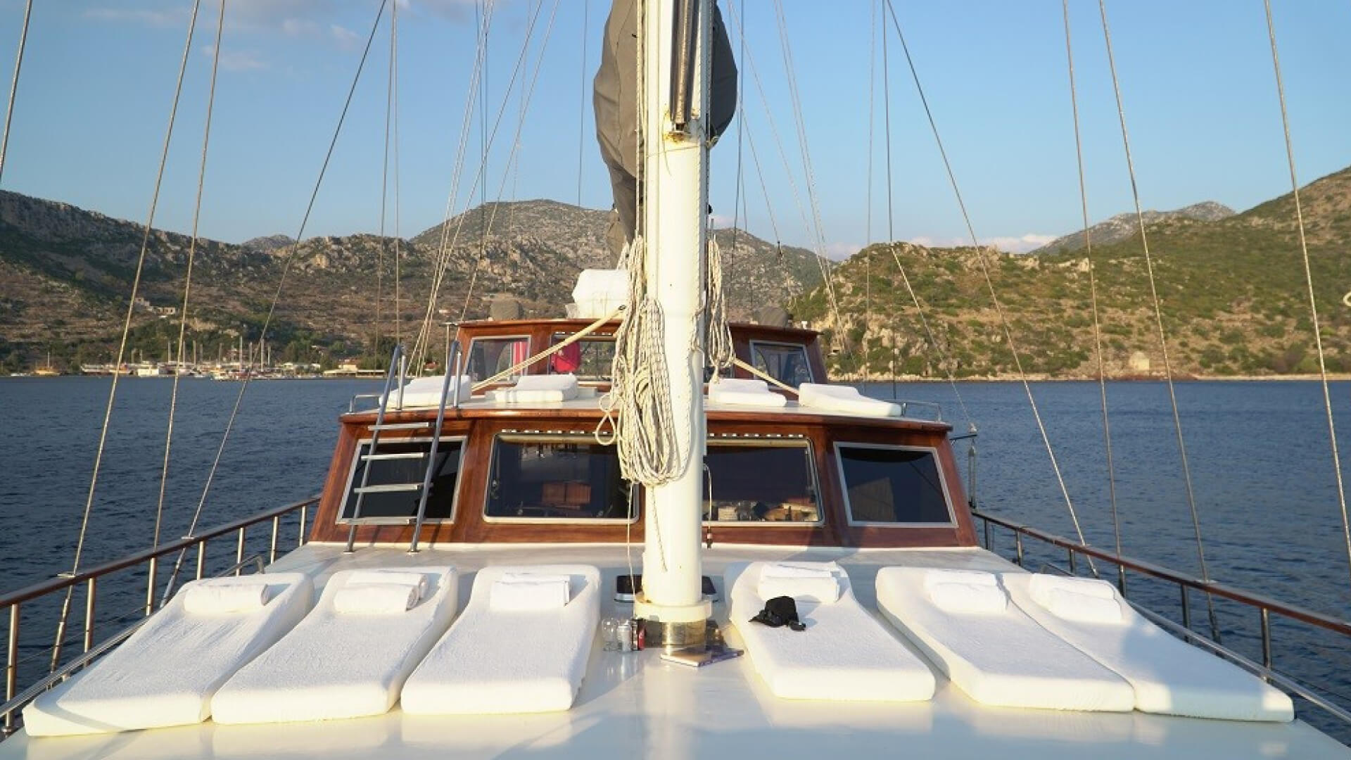 Mavi Tur Kiralık  Delux Gulet 6 Kabin 30 Metre
