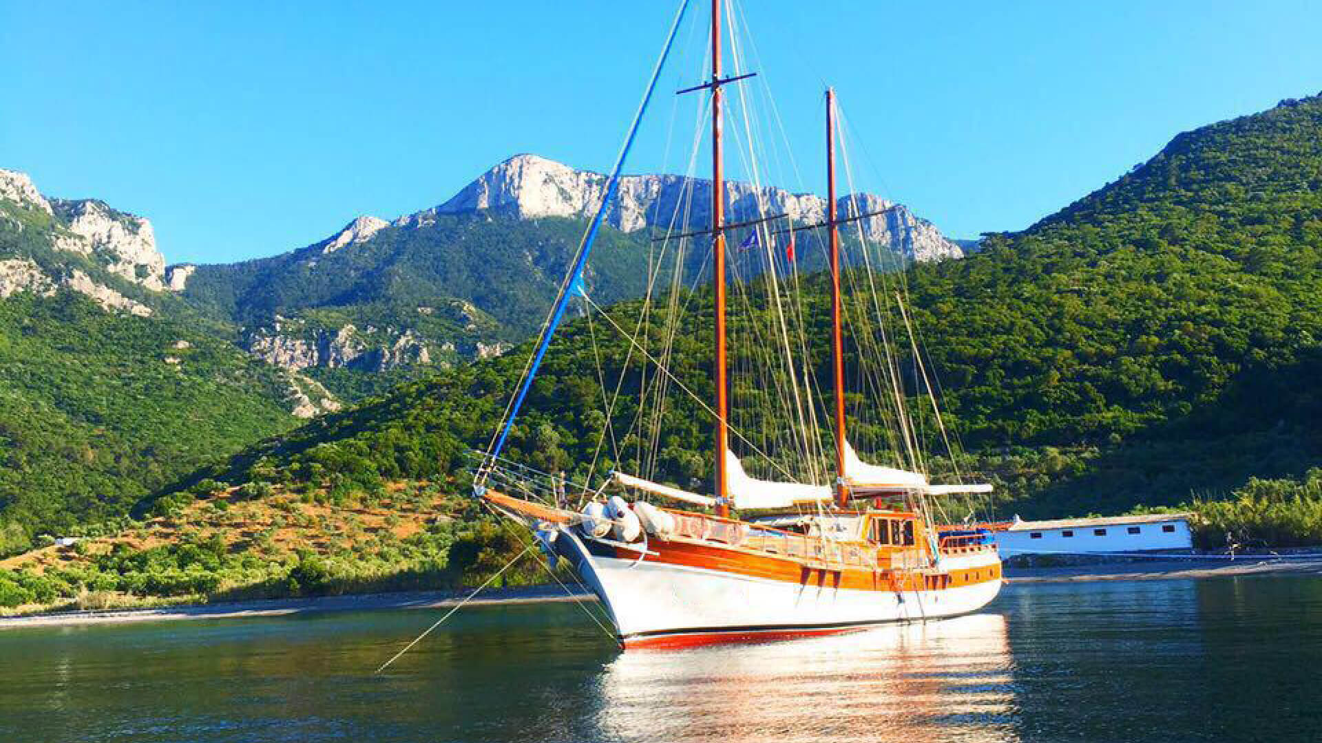 Bodrum Mavi Tur Gulet Kiralama 6 Kabin 12 Kişi