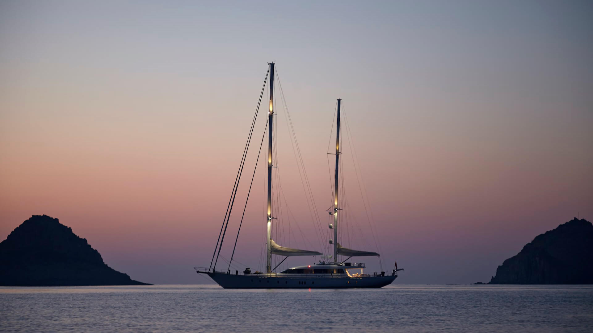 Exclusive Süperyat  Kiralama 4 Kabin 36 Metre 