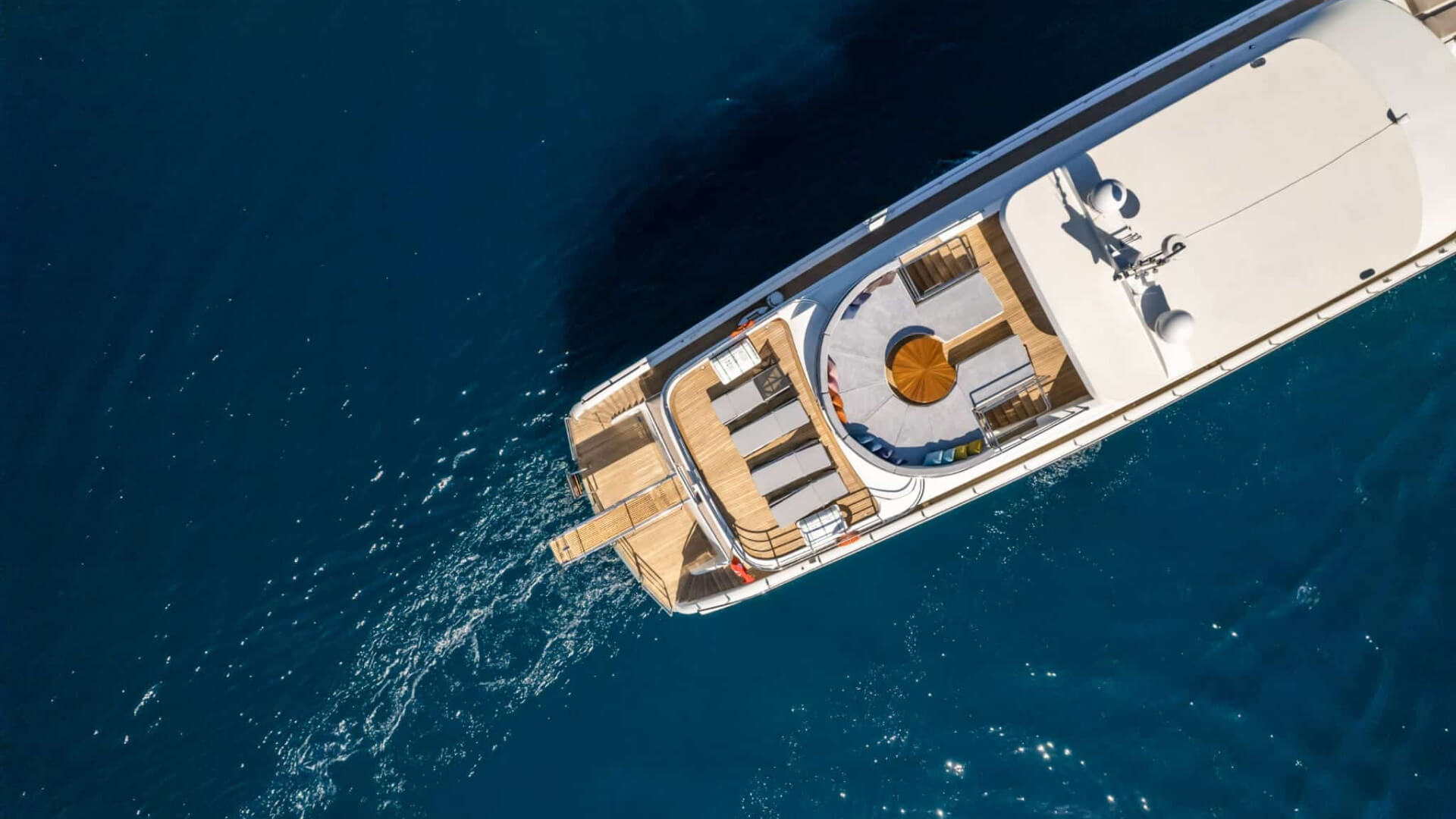 Exclusive Süperyat Kiralama 6 kabin 42 Metre 