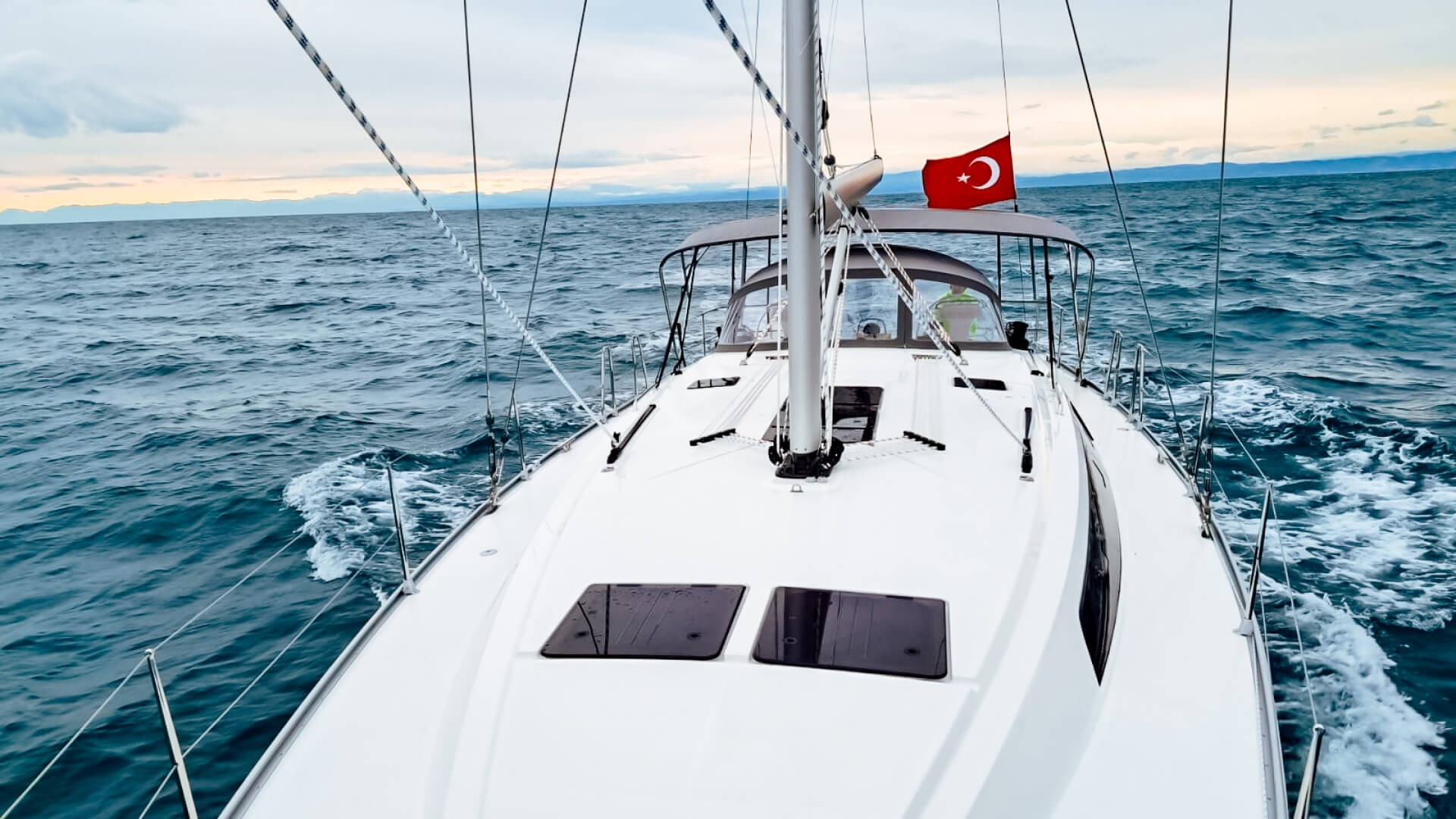 Bavaria Cruiser 46 Style Yelkenli Kiralama 3 Kabin 13 Metre 