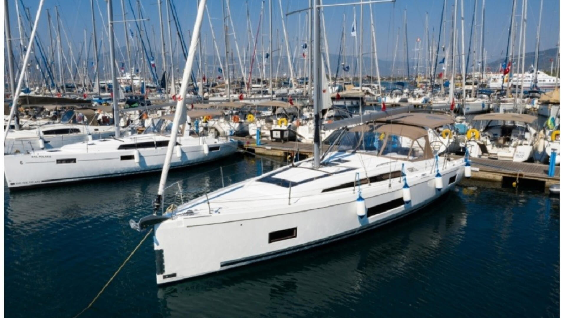 Beneteau Oceanis 46.1 Yelkenli Kiralama 4 Kabin 14 Metre 