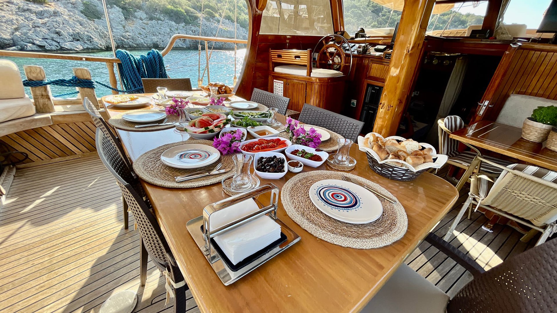 Bodrum Gulet Tekne Kiralama 3 Kabin 18 Metre