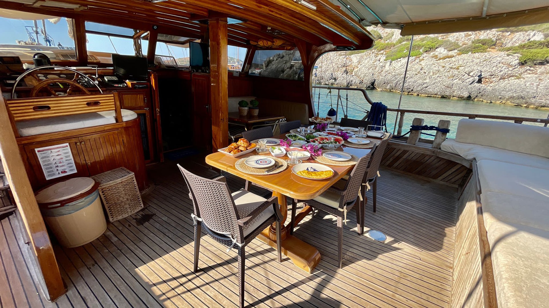 Bodrum Gulet Tekne Kiralama 3 Kabin 18 Metre