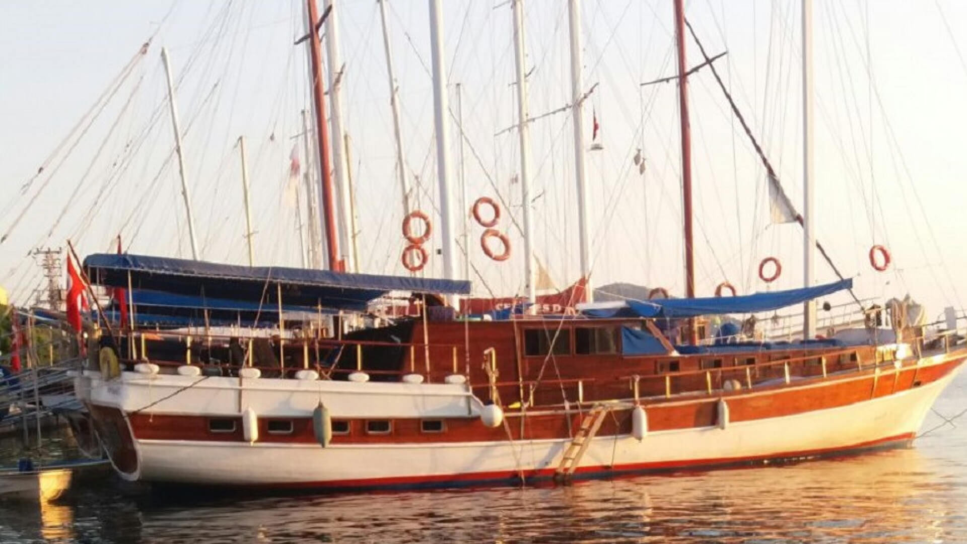 Bozburun Kiralık Standart Konaklamalı Gulet 12 Kişi 24 Metre