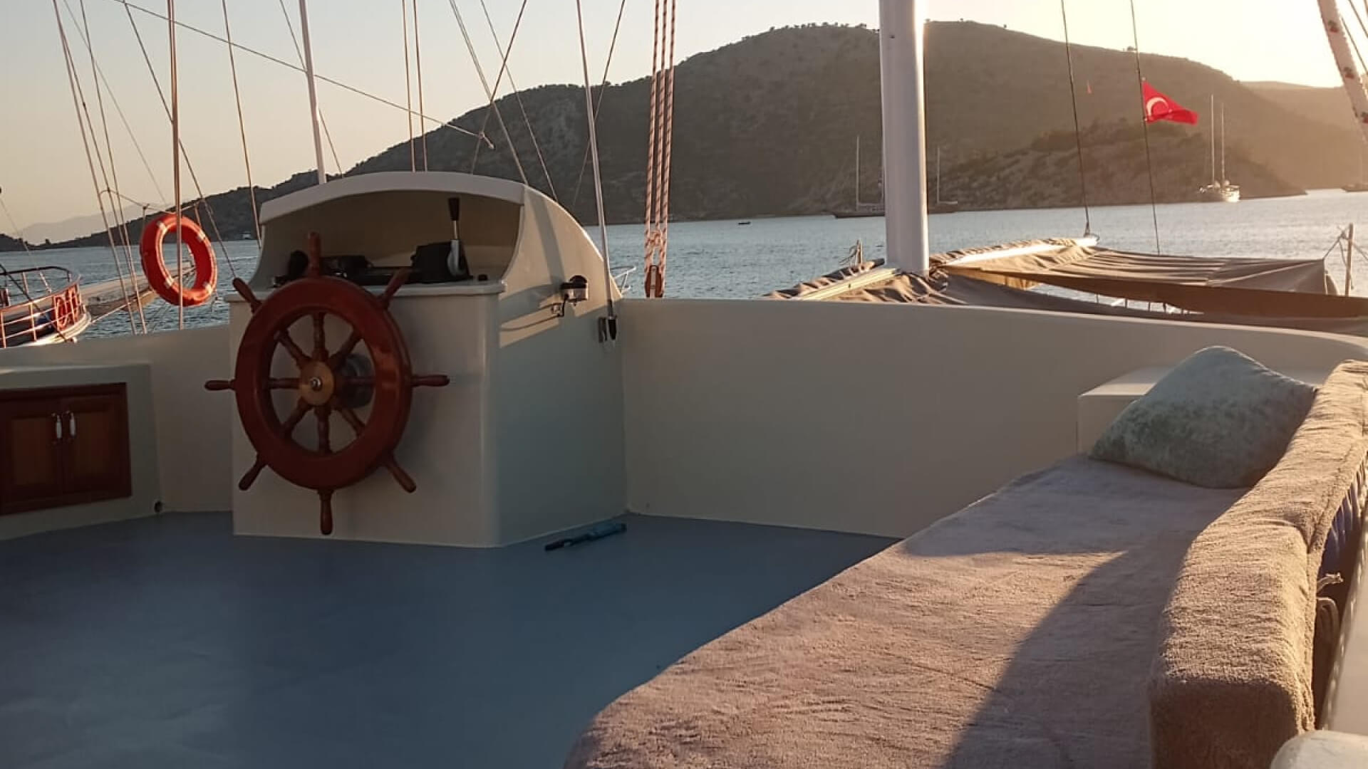 Bozburun Lux Klimalı Kiralık Gulet 12 Kişi 24 Metre