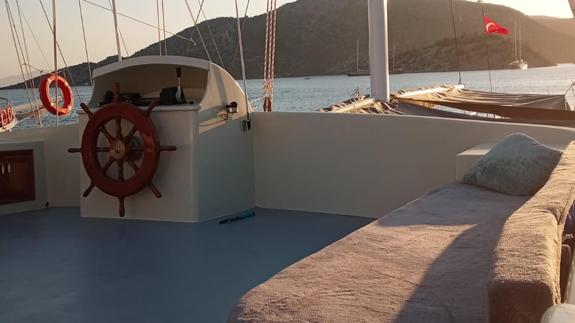 Bozburun Lux Klimalı Kiralık Gulet 12 Kişi 24 Metre