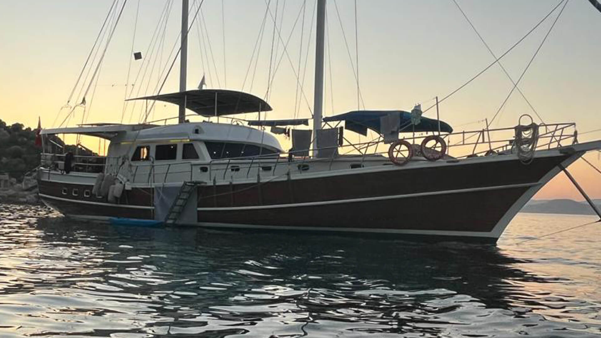 Bozburun Kiralık Konaklamalı Lux Gulet 12 Kişi 25 Metre