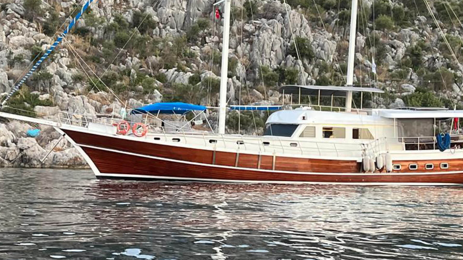 Bozburun Kiralık Konaklamalı Lux Gulet 12 Kişi 25 Metre