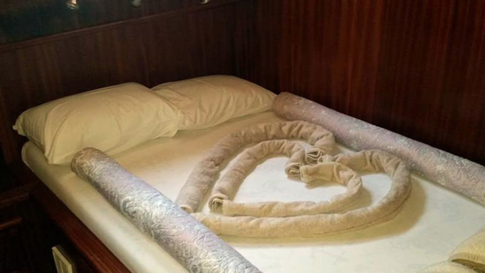 Mavi Yolculuk Tekne Kiralama Lux Gulet Bozburun 6 Kabin 26 Metre