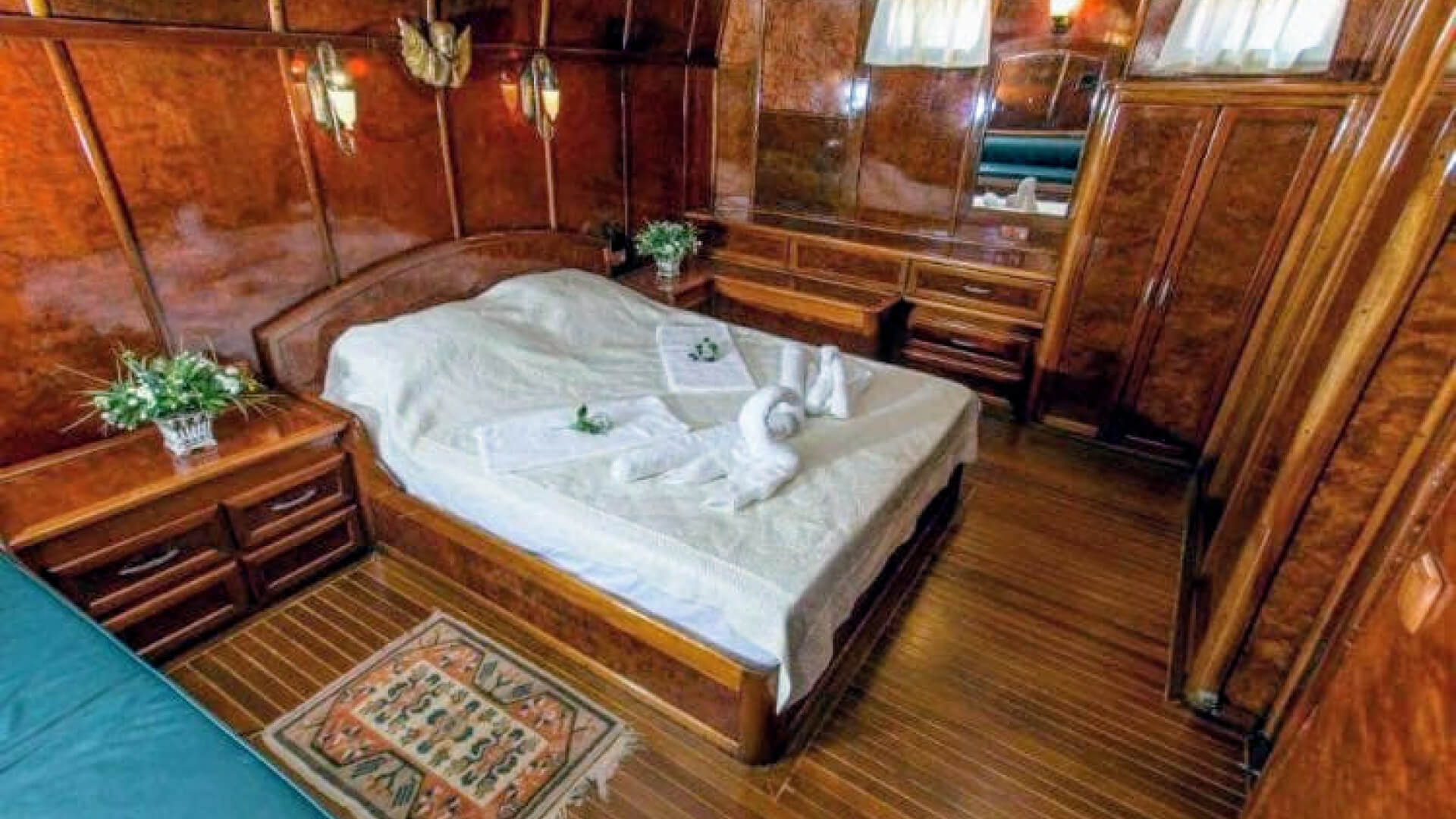 Mavi Yolculuk Özel Kiralık Gulet Lux 6 Kabin 24 Metre