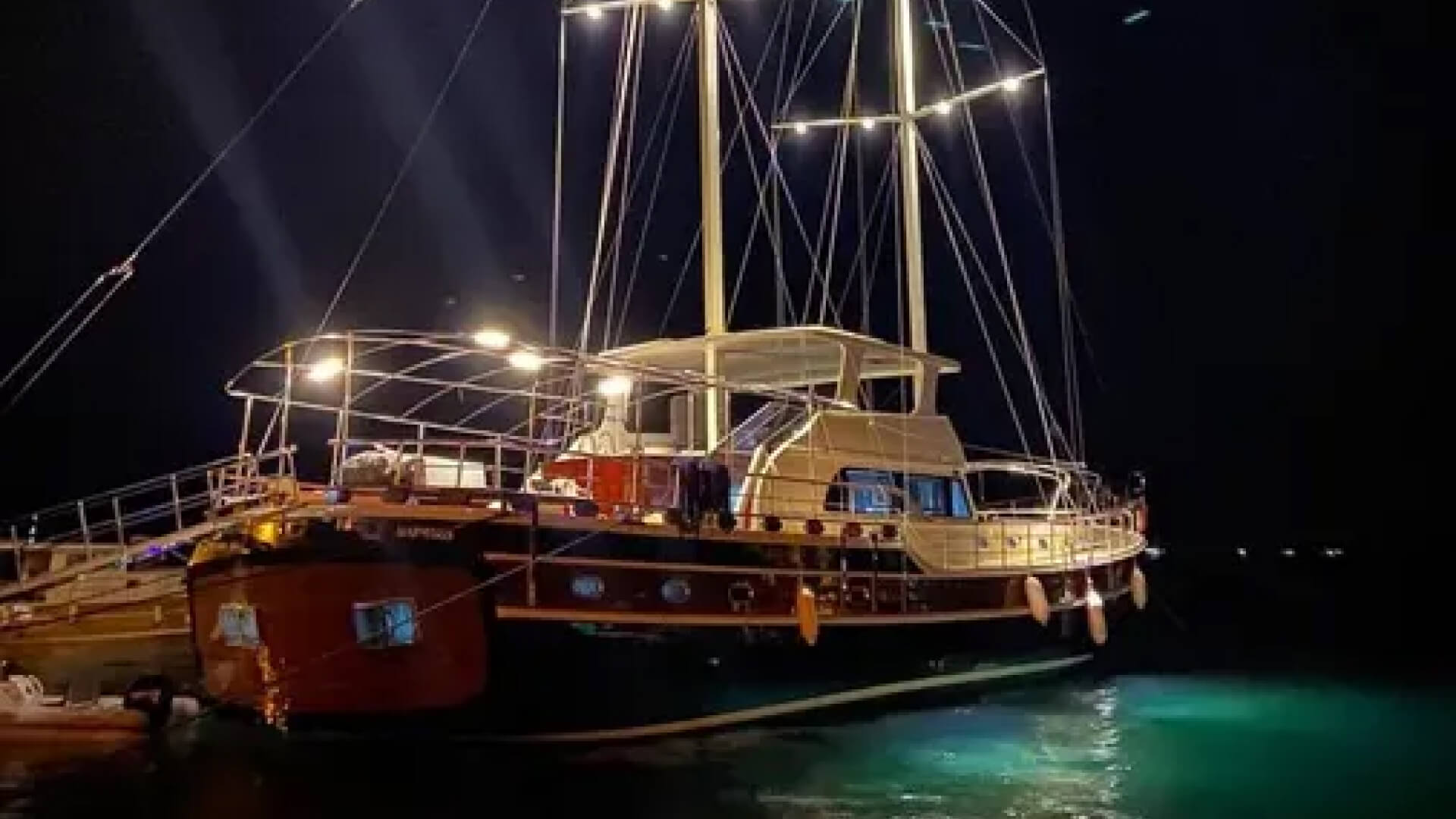 Lux Gulet Tekne Turu 6 Kabin