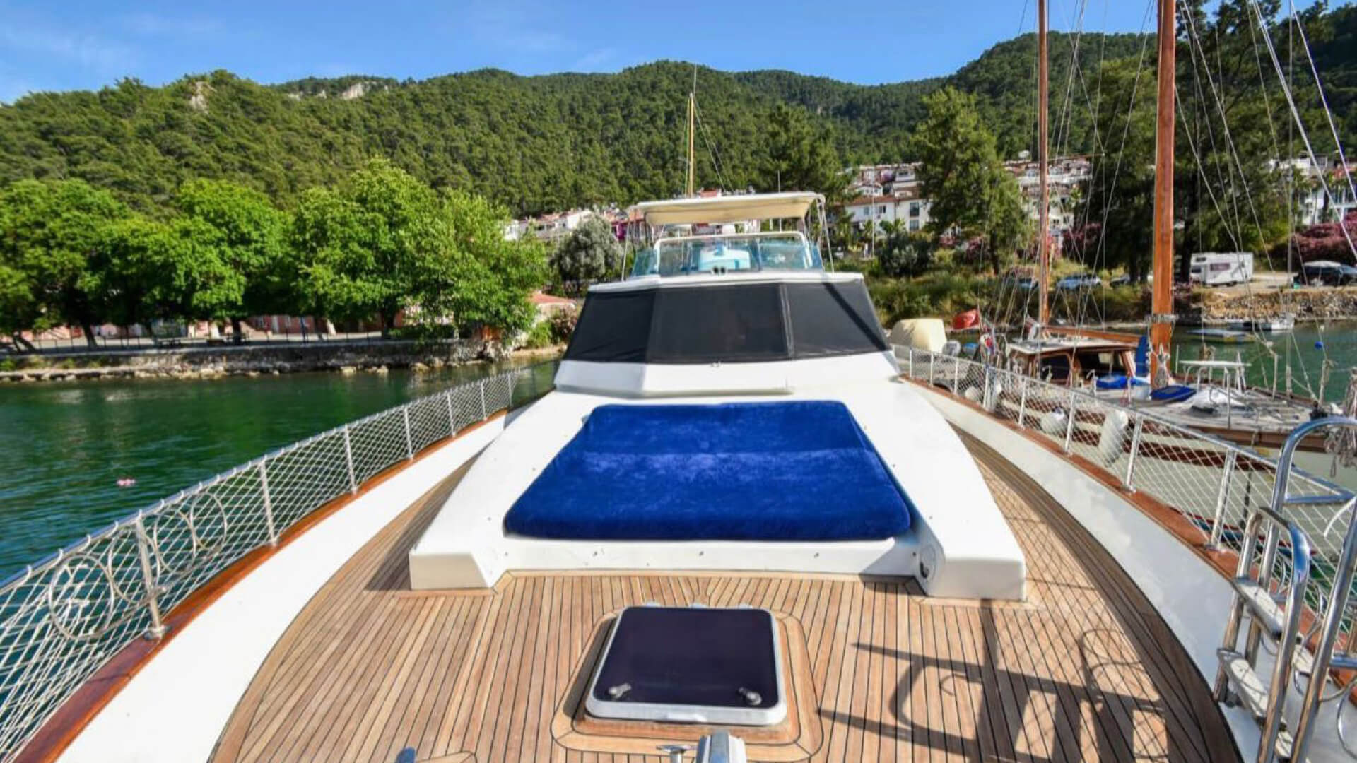 Fethiye Delux Motoryat Özel Yapım 3 Kabin 22 Metre