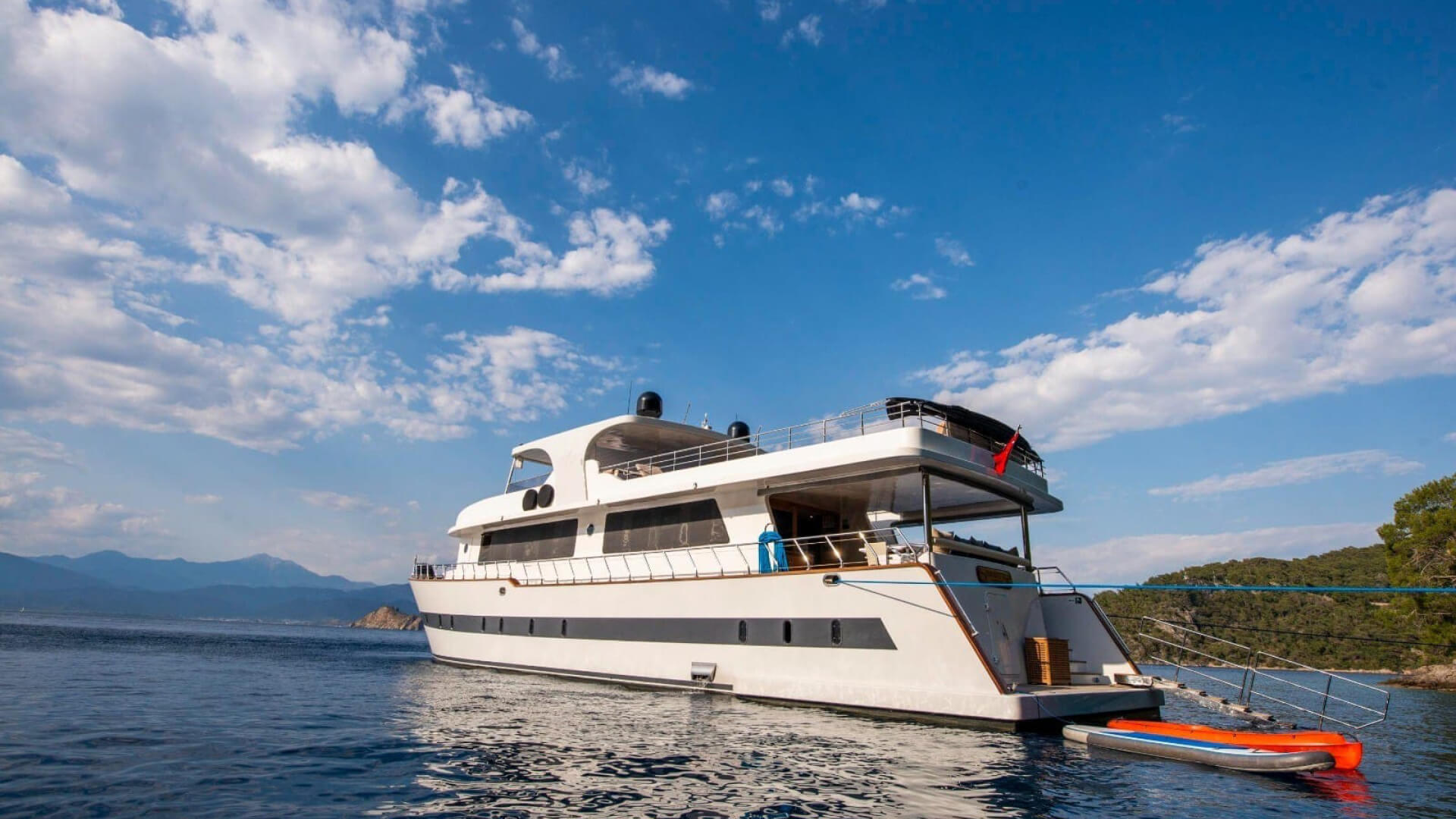 Delux Trawler Kiralama 5 Kabin 25 Metre 