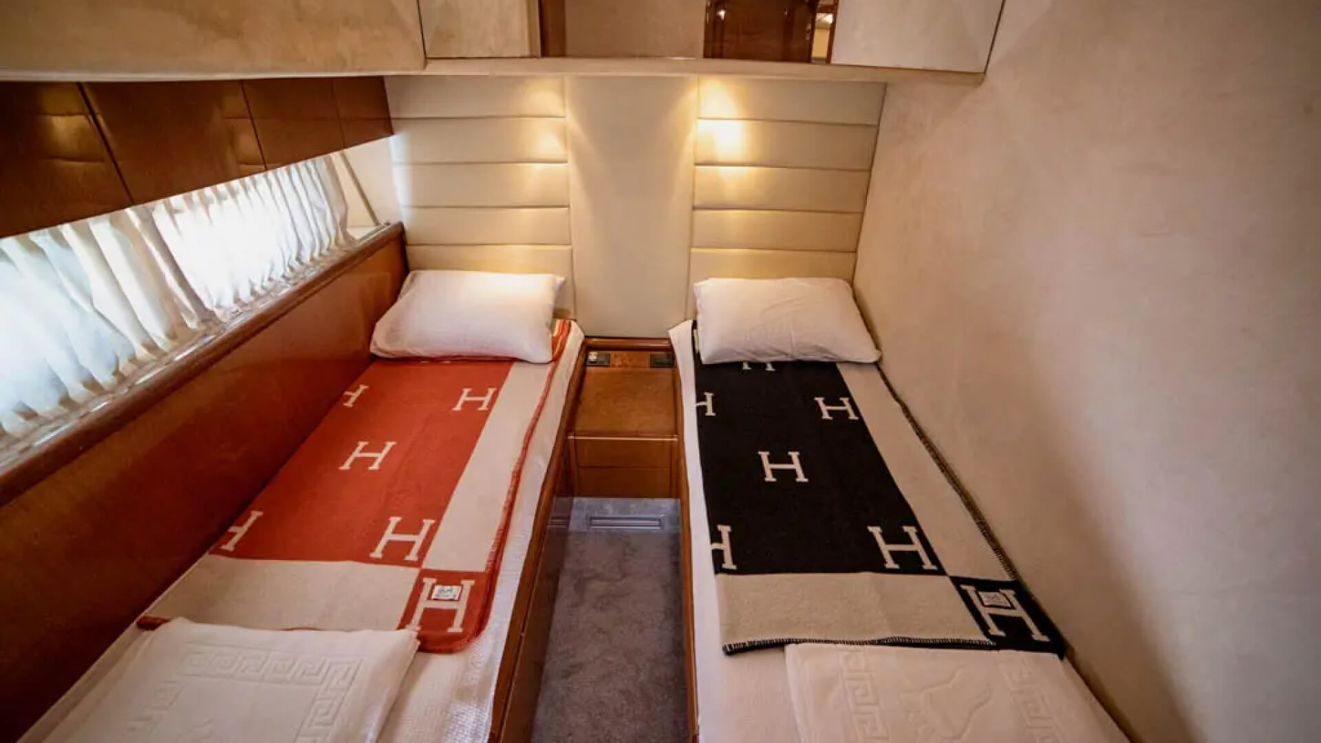 Motoryat Kiralama Deneyimi ve Ferretti 72 Motoryat ile Unutulmaz Bir Tekne Tatili