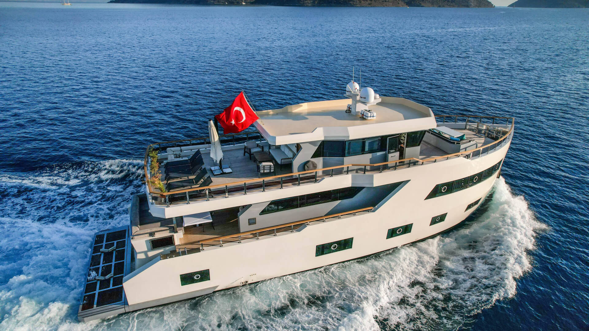 Delux Trawler Kiralama 5 Kabin 30 Metre