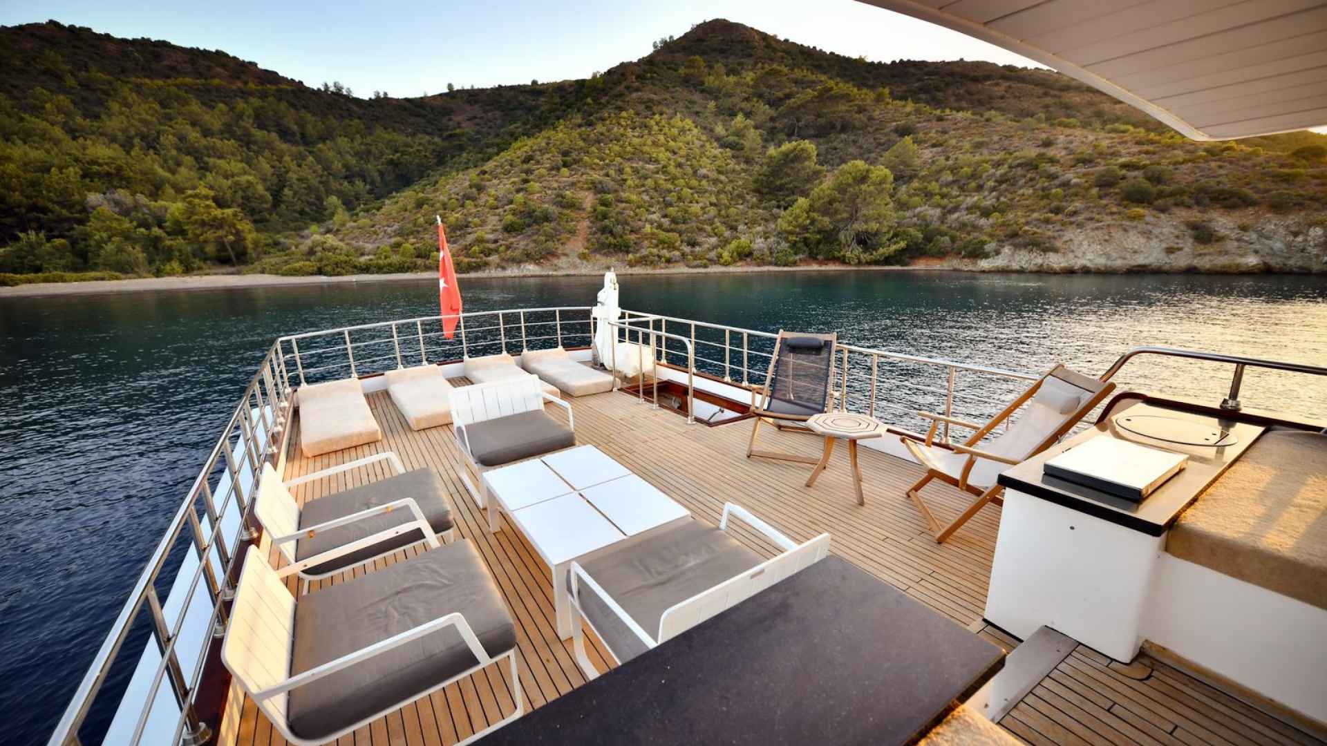 4 Kabin Trawler Kiralama 8 kişi Lüx  Konaklama
