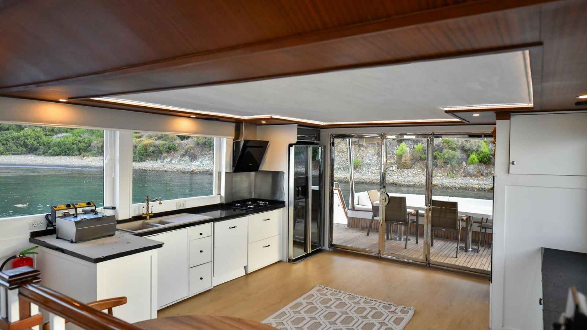 4 Kabin Trawler Kiralama 8 kişi Lüx  Konaklama