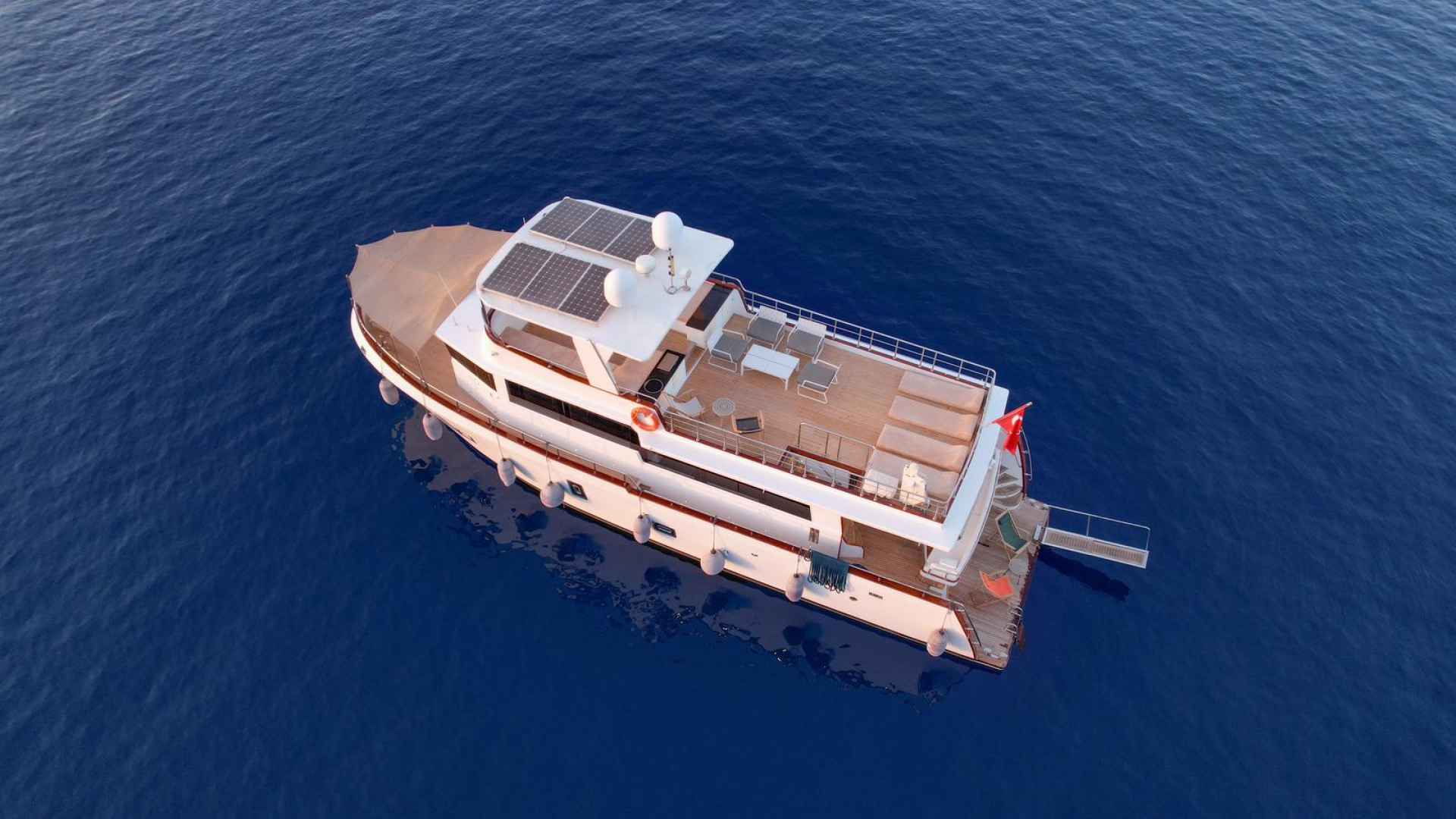 4 Kabin Trawler Kiralama 8 kişi Lüx  Konaklama