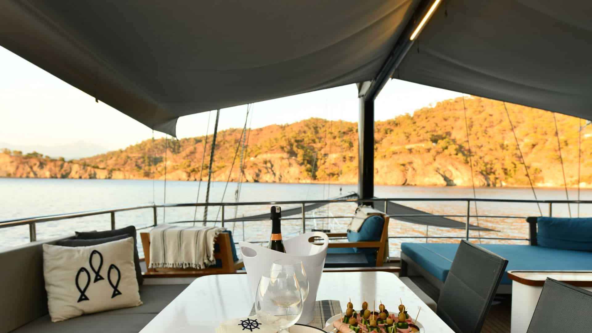 Lüx Yat Kiralama Fethiye Göcek 6 Kabin 24 M