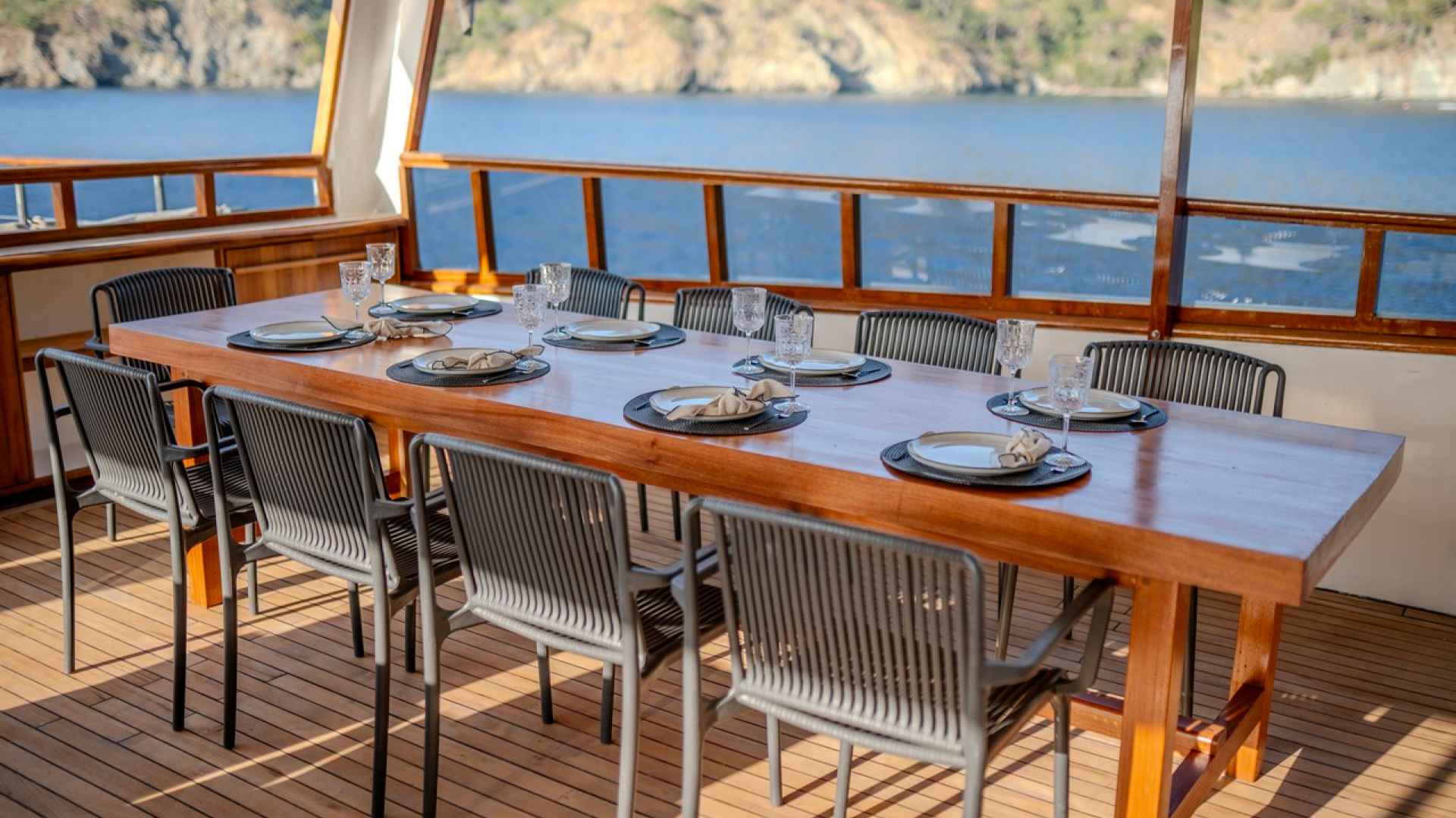 6 Kabin Lüx Yat Kiralama 28 M