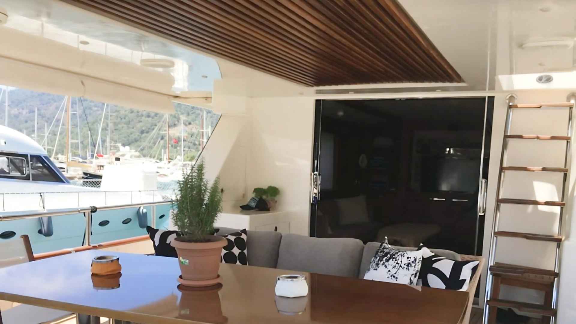 Eşsiz Klasik ve Modern Concept 23 M Lüx Trawler 