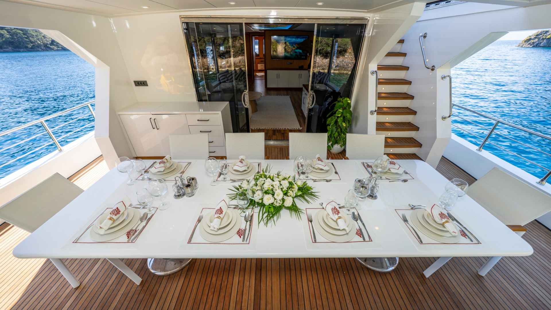 Lila Trawler 5 Kabin 24 M 12 Kişi