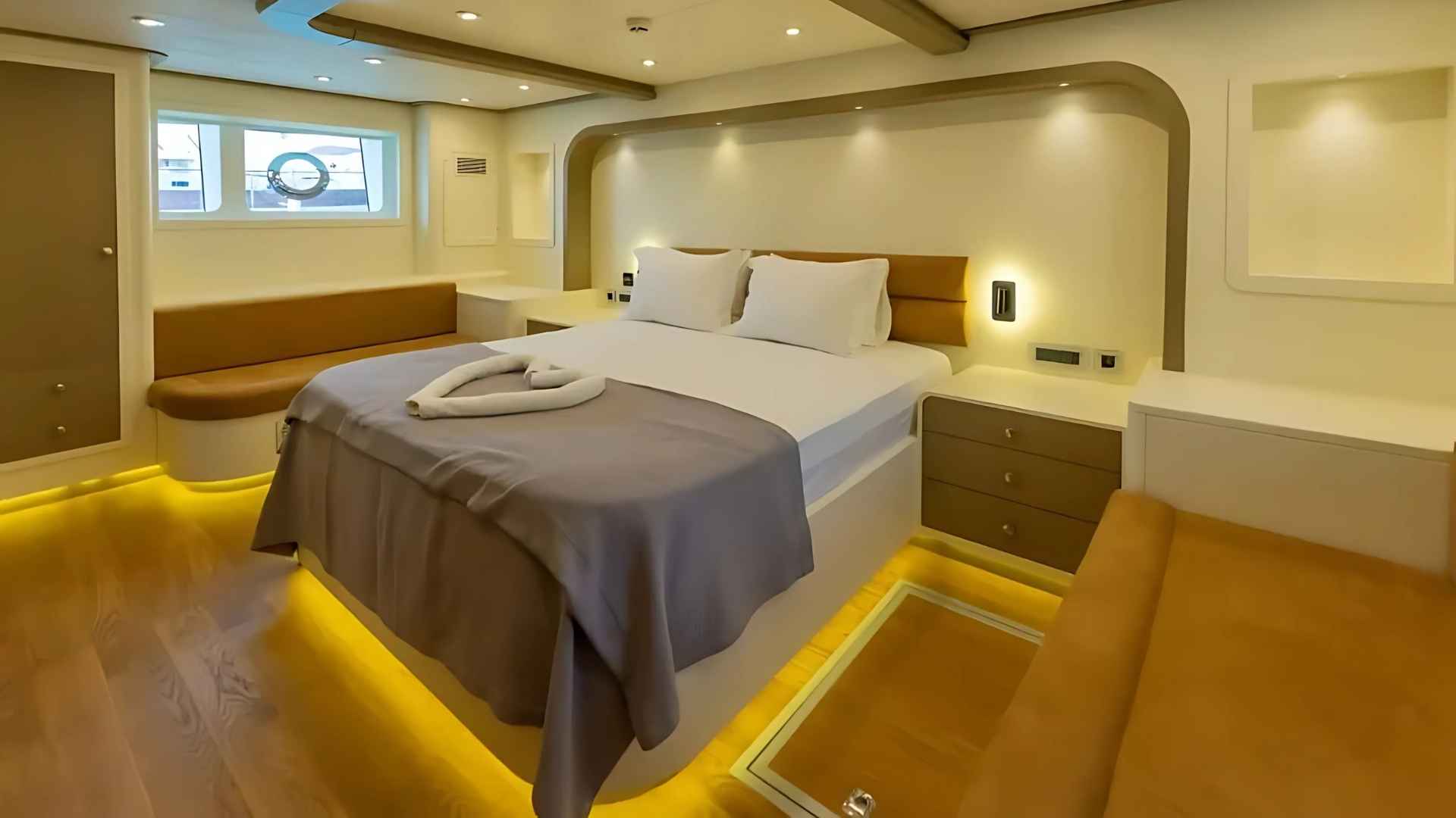 Akdeniz’in Zarif Yüzü: 26 Metrelik Lüks Trawler ile Mavi Yolculuk