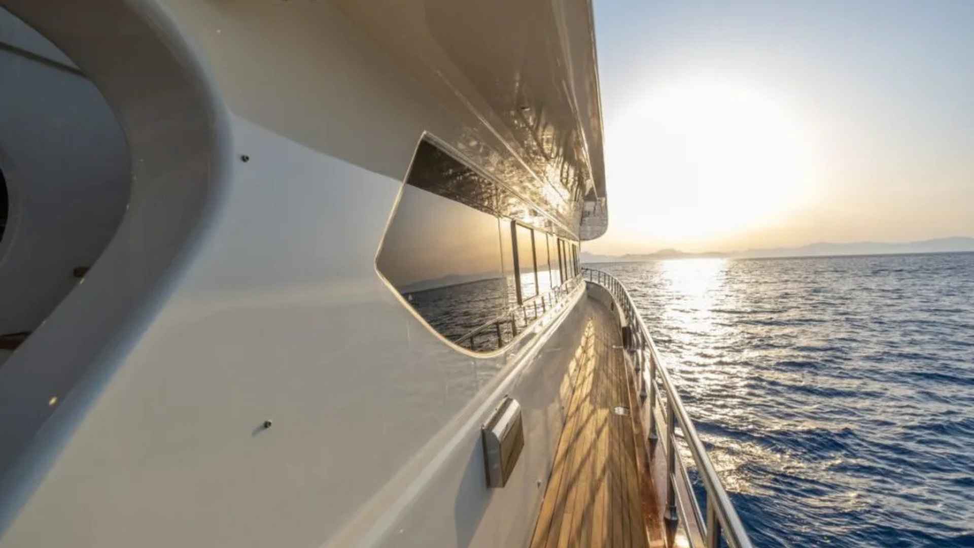 Akdeniz’in Zarif Yüzü: 26 Metrelik Lüks Trawler ile Mavi Yolculuk