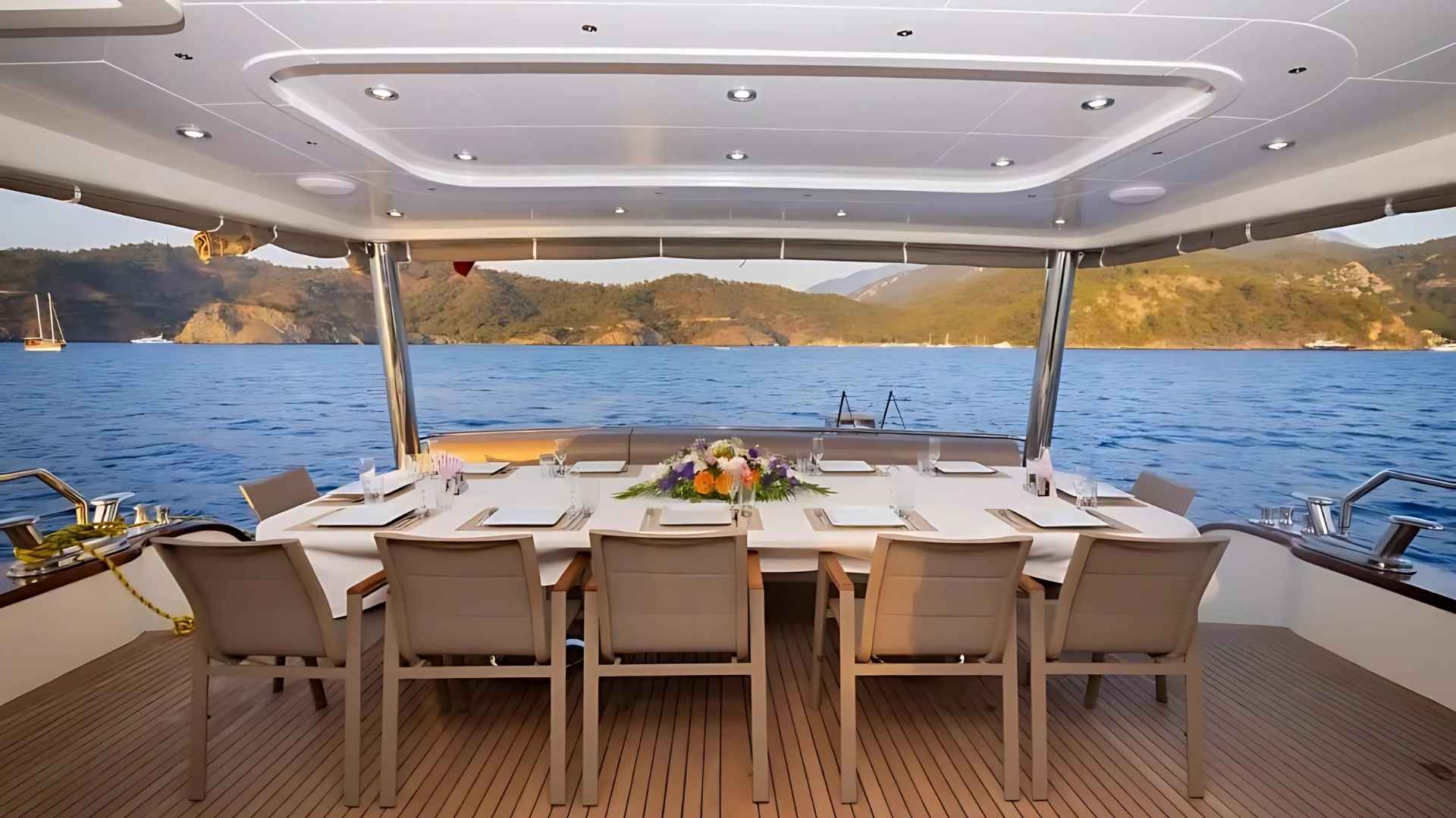 Akdeniz’in Zarif Yüzü: 26 Metrelik Lüks Trawler ile Mavi Yolculuk