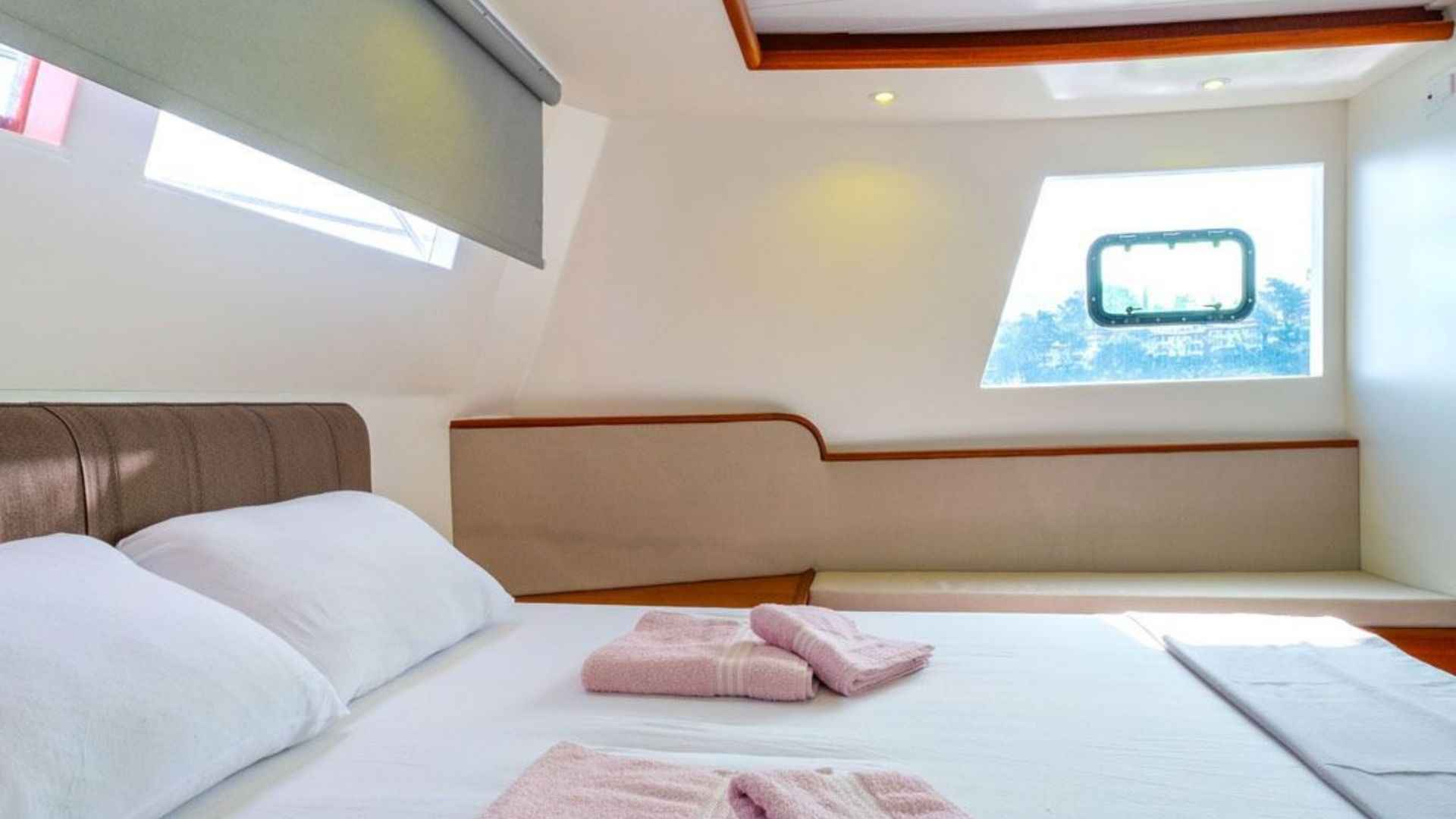 3 Kabinli Lüks Trawler – Göcek’te Konforlu Mavi Yolculuk Deneyimi